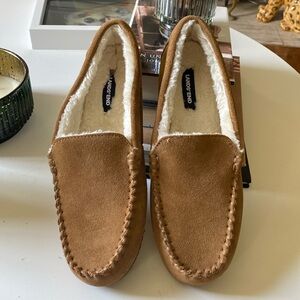 Lands’ End Women’s Brown Suede Moccasin Slippers Size 10